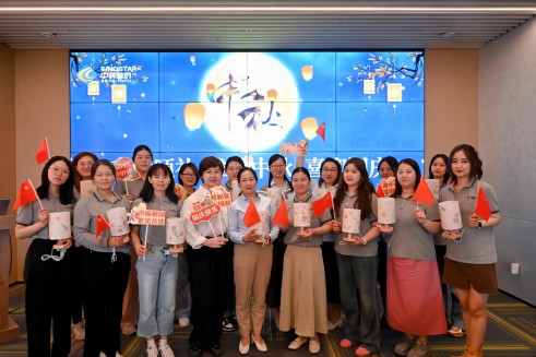当中秋遇上国庆，月圆中辰福满华夏，双节活动氛围拉满