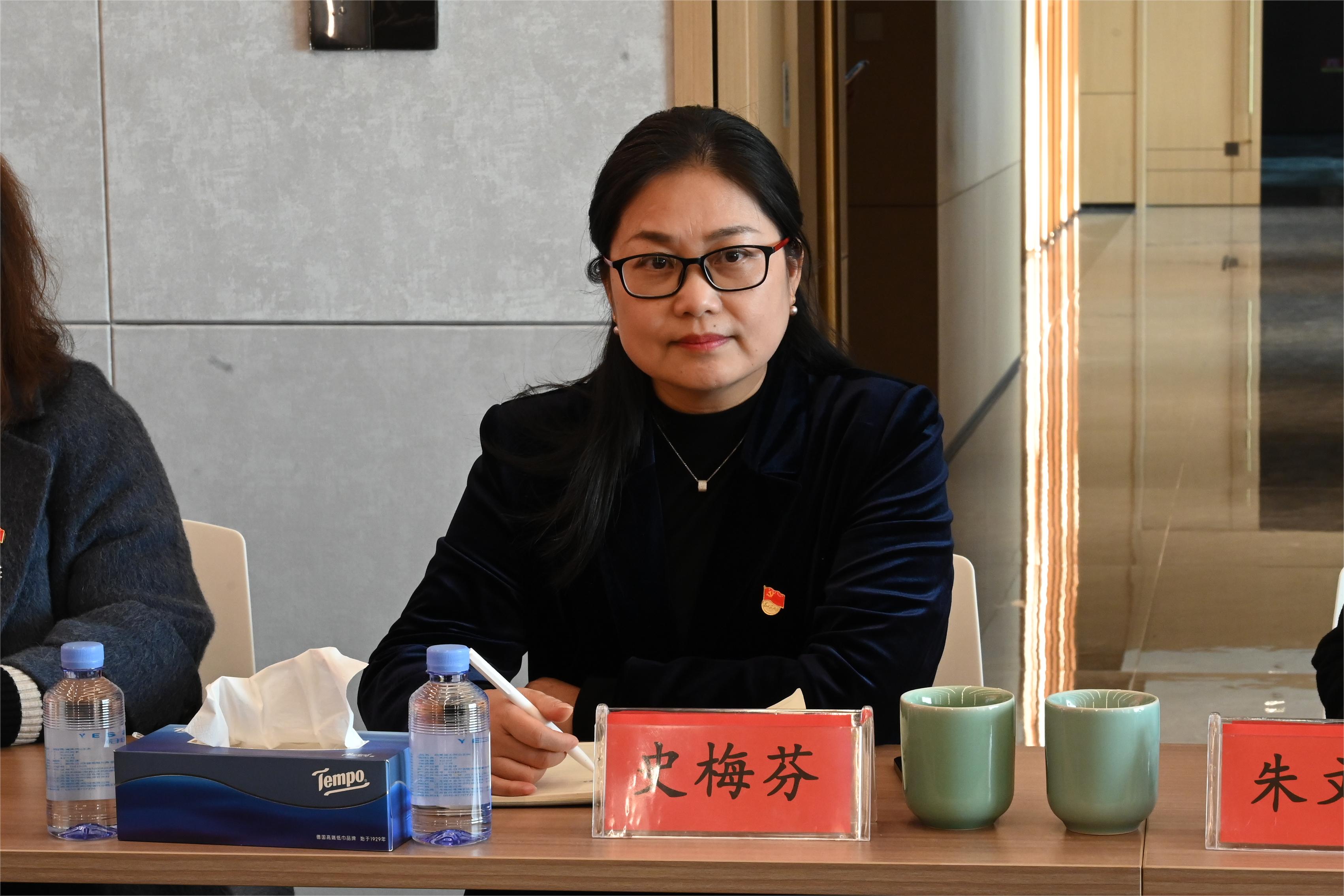 傲雪寒梅自芬芳，恒久绽放谱新章——记中辰股份采供部高级部长史梅芬